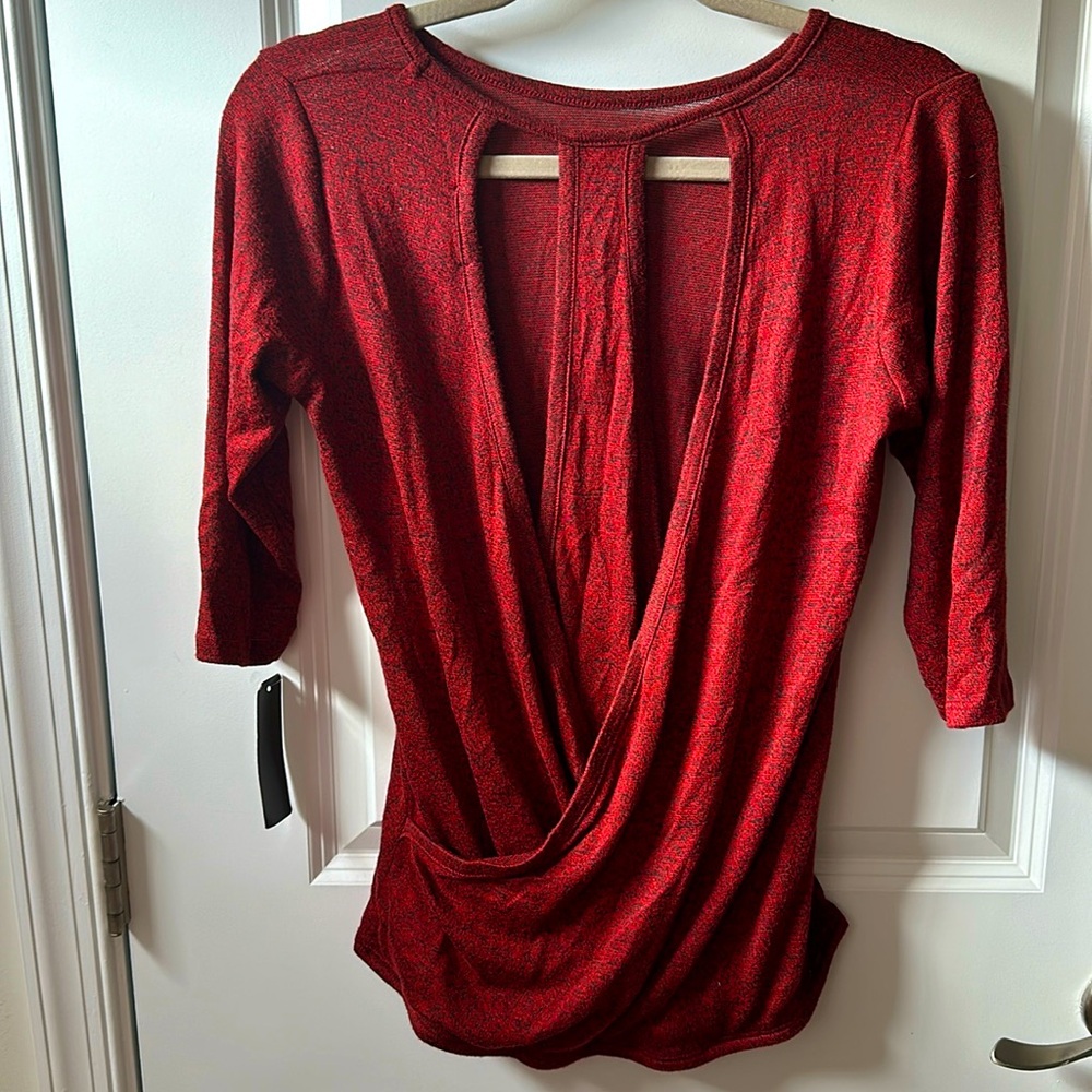 Red Heather cutout back casual top